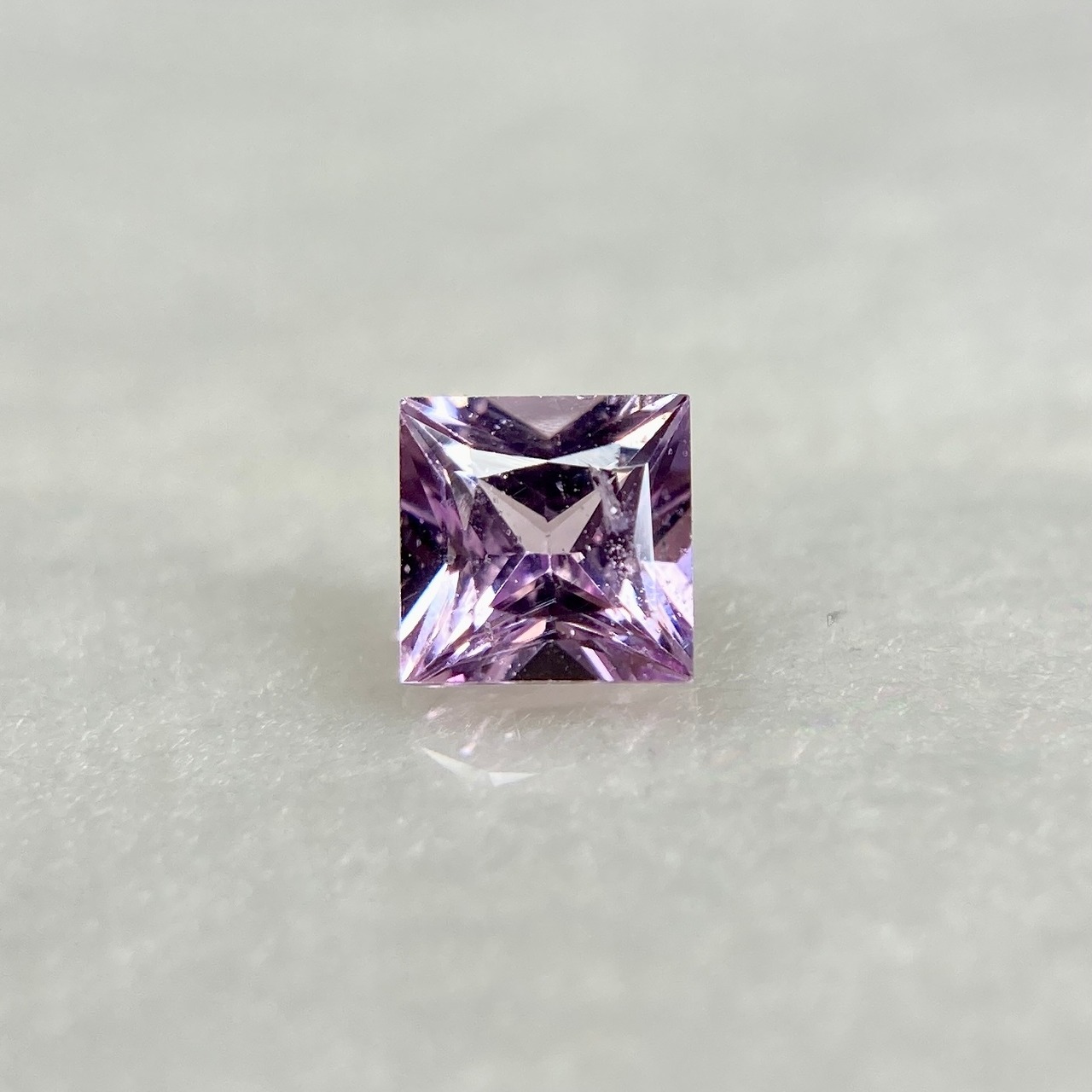 訳あってお買い得 プリンセスカット サファイア 約3.8mm*2.6mm r-0333