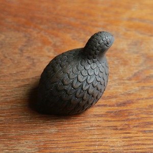 ぽってりとした、鳥の家族（子）