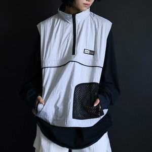 good silhouette mesh pocket switching design half zip-up vest