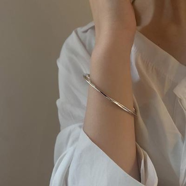 Undulation Bangle