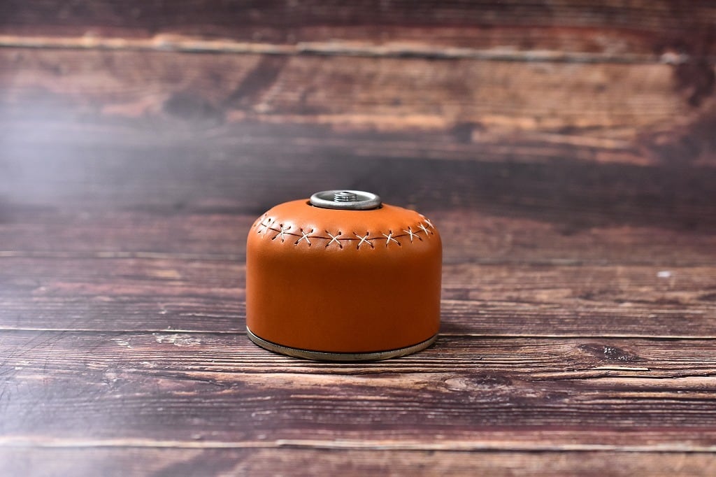 キャンプのお供に。OD缶110サイズ用レザーカバー S-N 110 | gnrlstndrd