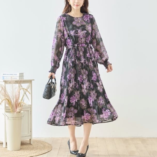 TRUBE ワンピース 花柄 フラワープリント ロング プリーツ シアー 長袖 パープル N83-417 ブラック L LL fmsd ロング丈 ナチュラル ゆったり 体型カバー ミセス きれいめ レディース 上品 大人可愛い