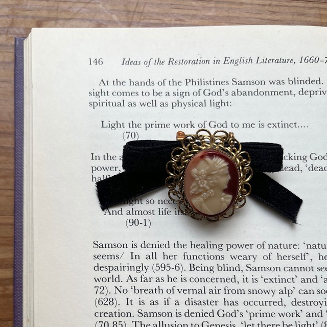vintage《ブローチ》カメオとフィリグリーフレームのブローチ ／約3.4cm x 3cm