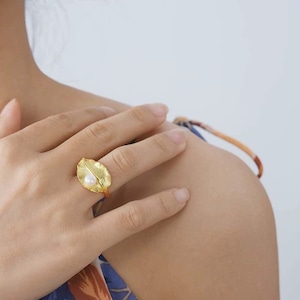 桜の葉のリング - 自然の美しさを指先に取り入れる　R421