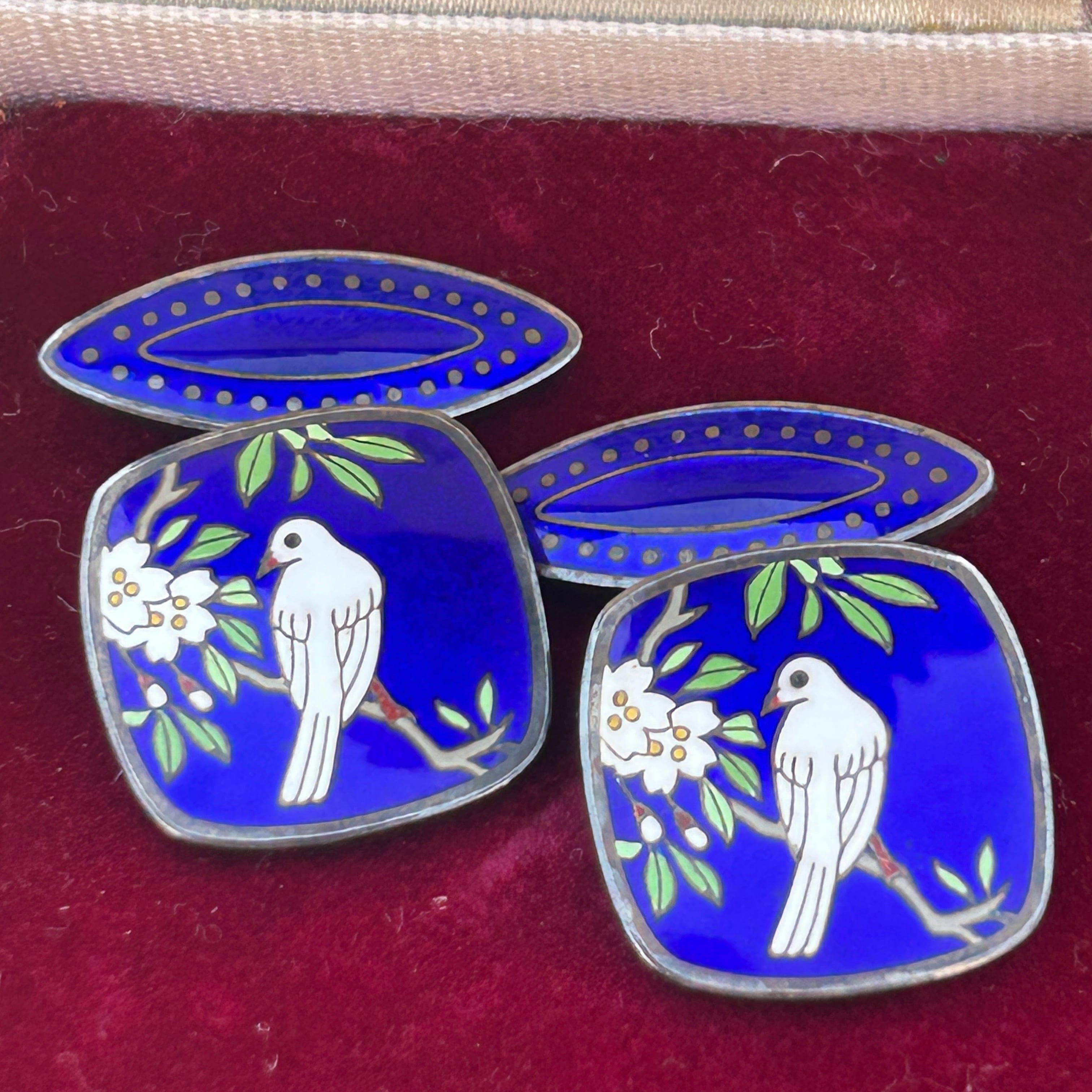 ヴィンテージ 輸出用七宝のカフスボタン　ロイヤルブルーに桜小鳥