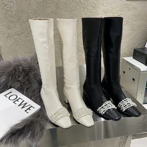 【送料無料】 ロングブーツ スクエアトゥ パール風 ミドルヒール 太ヒール 美脚 痛くない きれいめ ガーリー シンプル エレガント 春 秋 冬 お出かけ デイリー 女子会 デート ブラック ホワイト 黒 白 かわいい おしゃれ レディース 靴 20代 30代 40代