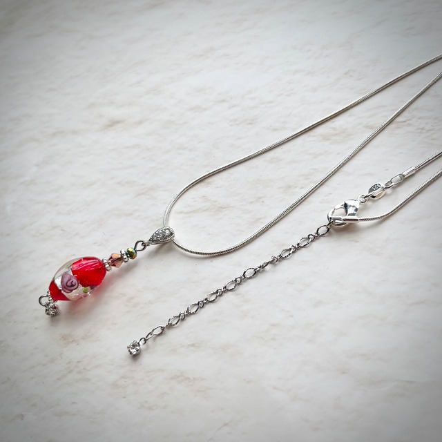 薔薇のピュアレッドネックレス