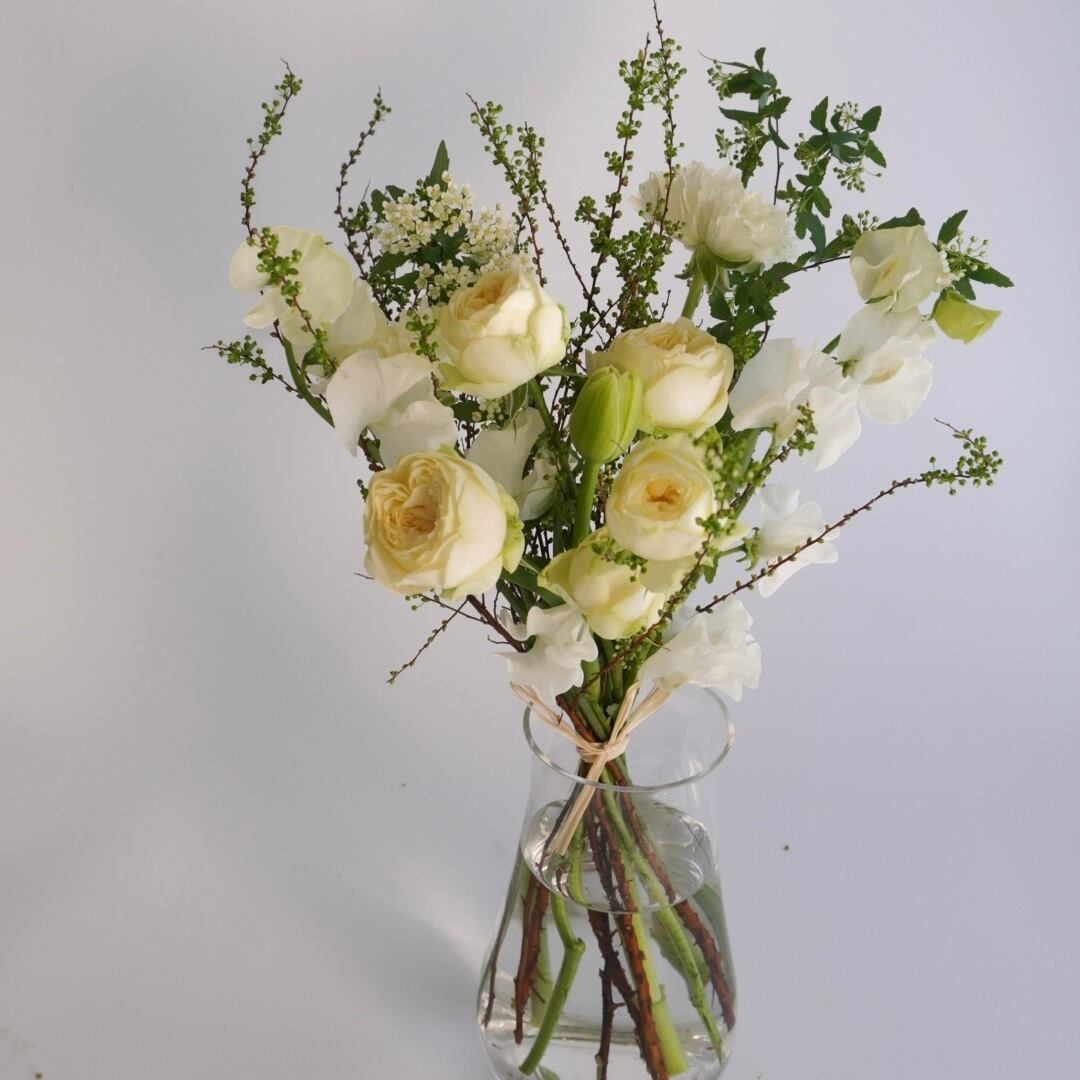 【2/20〜23限定】白グリーンにペールイエローをあわせたクリーンなブーケ