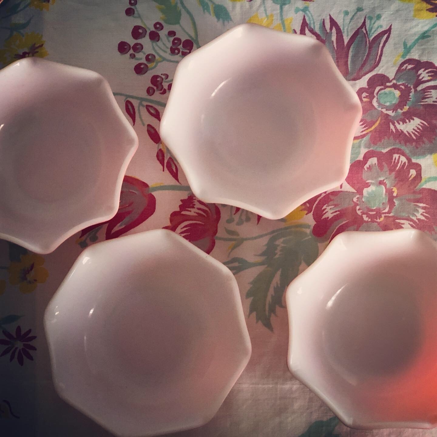 ヘーゼルアトラス リップル ピンクボウル 4個セット | antique fan