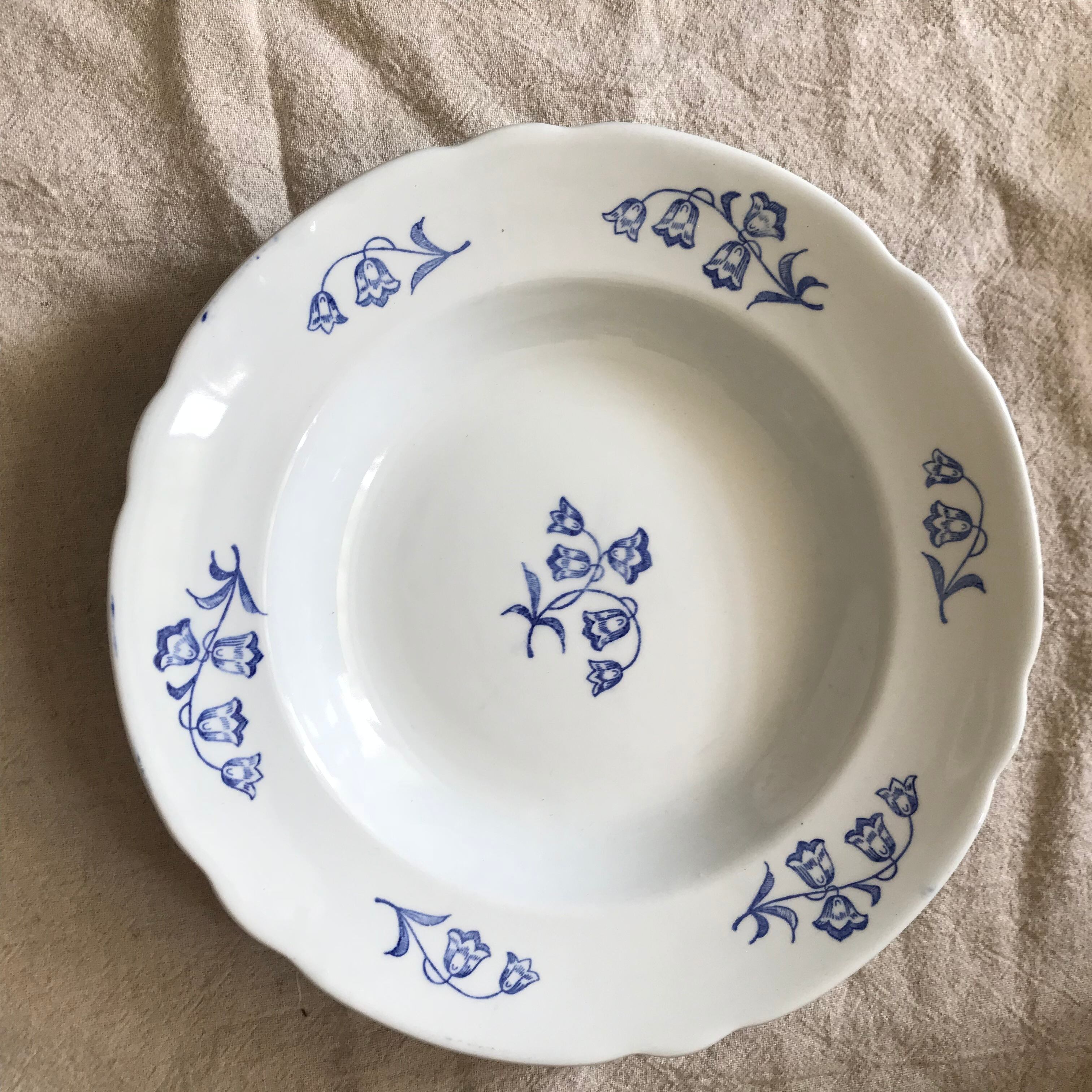 gefleの青い花のプレート