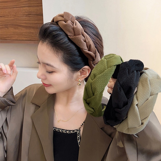 カチューシャ ツイスト ヘアアクセサリー 大人可愛い ワイドカチューシャ 痛くない ヘアアレンジ 小顔