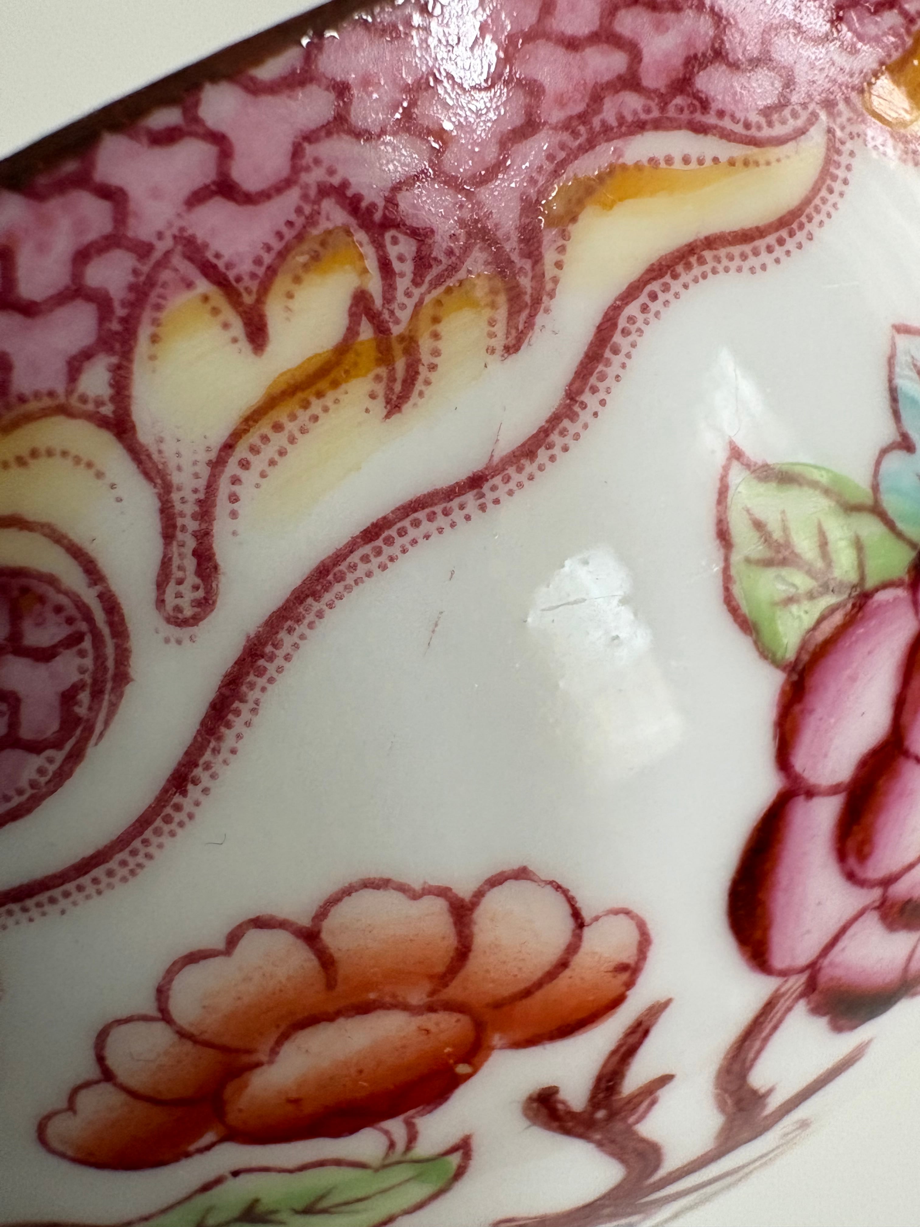 サルグミンヌ MINTON No.235 ティーカップ（華やかな花模様