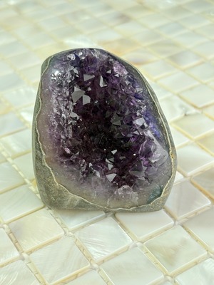 高品質！ウルグアイ産アメジストジオード約137g