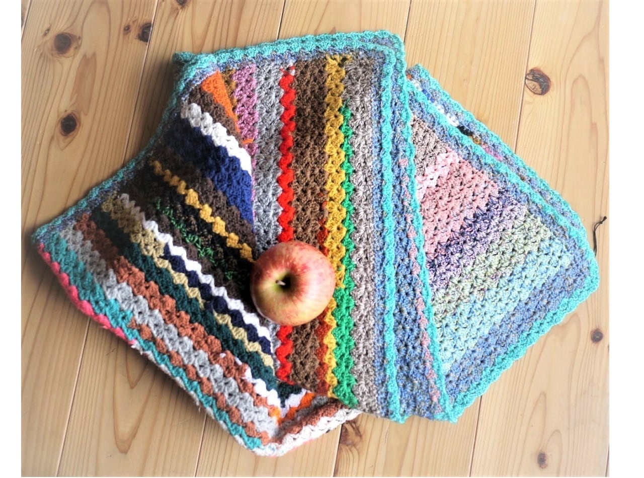 カラフルな手編み大判 ニットブランケット おばあちゃんの編み物 ハンドニット レトロ ヴィンテージ