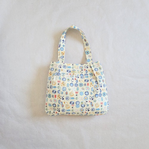 和陶器の中猫（アイボリー）の画像