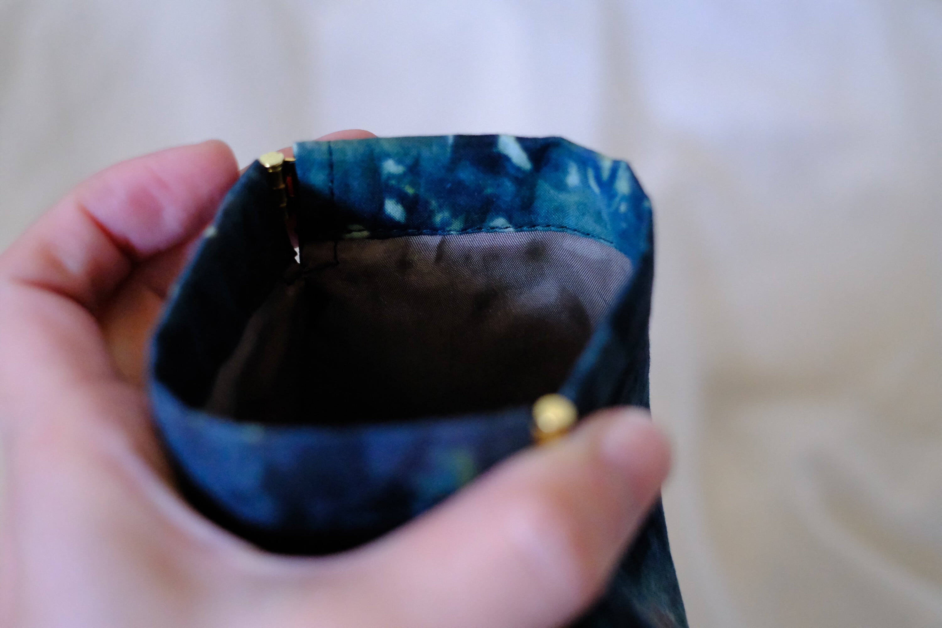 バネ口ポーチ　o-0529