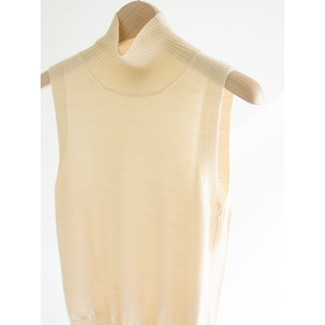 MaxMara SPORTMAX】Made in Italy 100% Wool High Neck Sleeveless ...