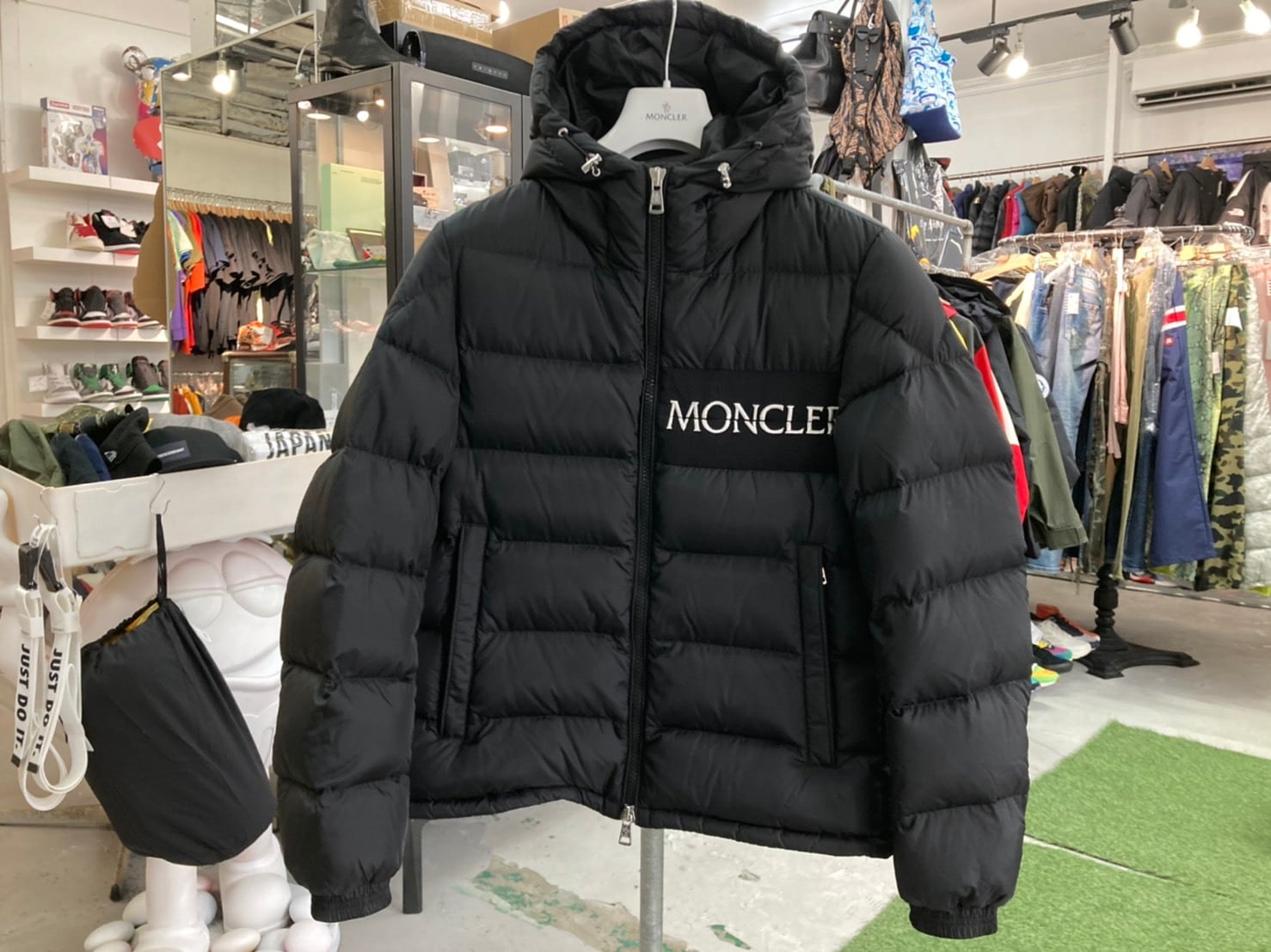 MONCLER AITON GIUBBOTTO AITON JACKET 2 BLACK 500KA2102 | BRAND  