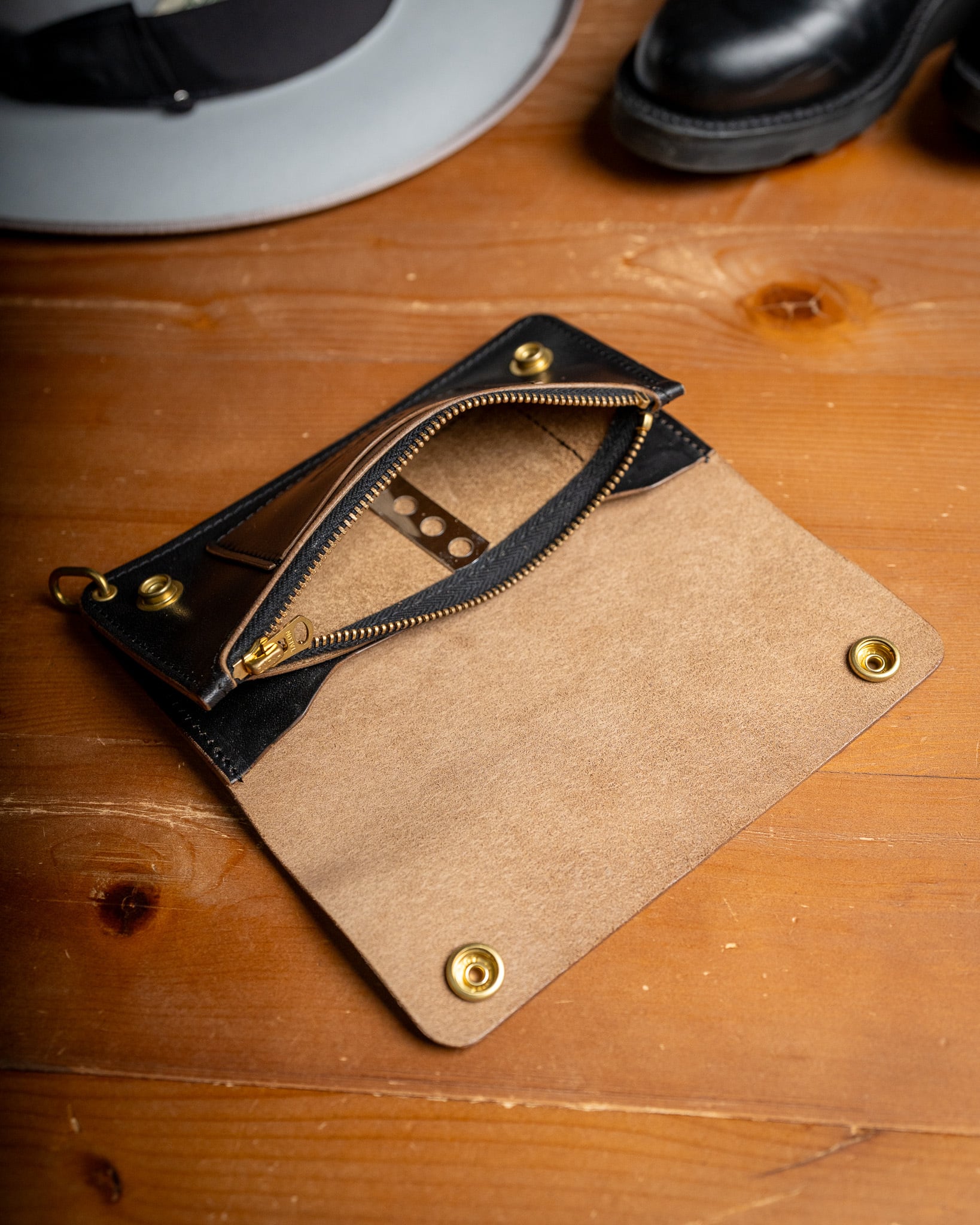 Additive and Line】Tracker Wallet TW-003 Maryam Horse Butt 2層