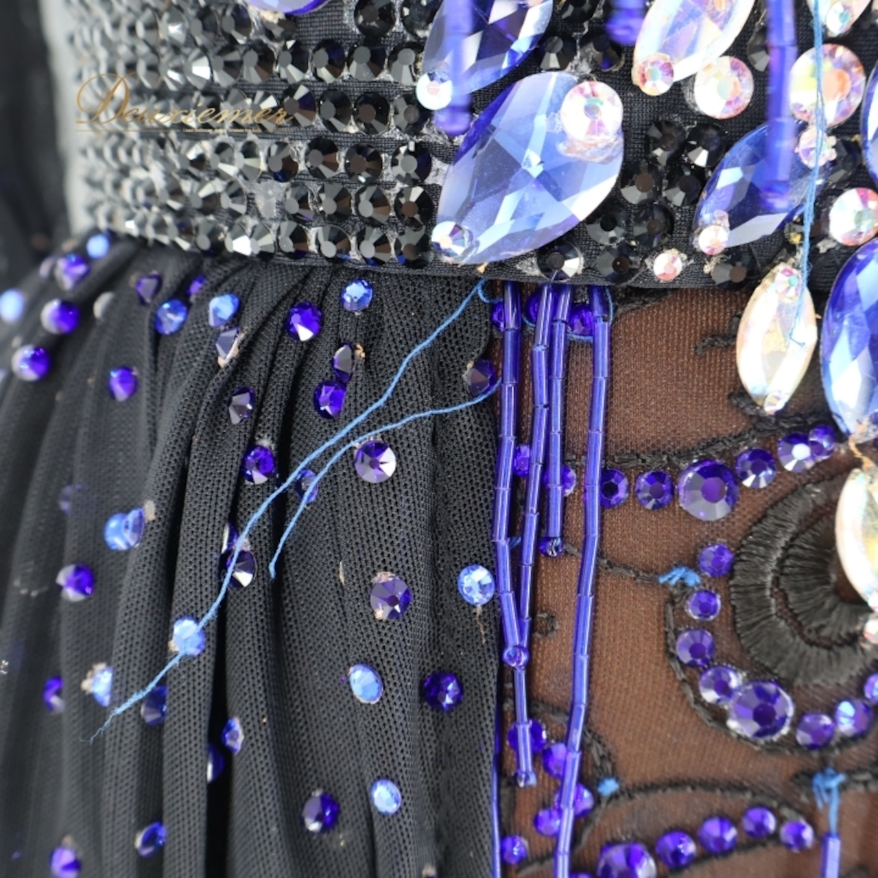 社交ダンス 衣装 ラテン ドレス ワンピース 黒 青 フリンジ レース デモ 競技 ダンス パーティ FLashdance ブラック系 パープル系 ブルー系 おしゃれ 豪華 競技用 衣装 フリンジドレス レースドレス ダンスウェア パーティードレス イベント用 ステージ衣装 ビーズ刺繍 ストレッチ性 ブラック フォーマル コスチューム 個性的