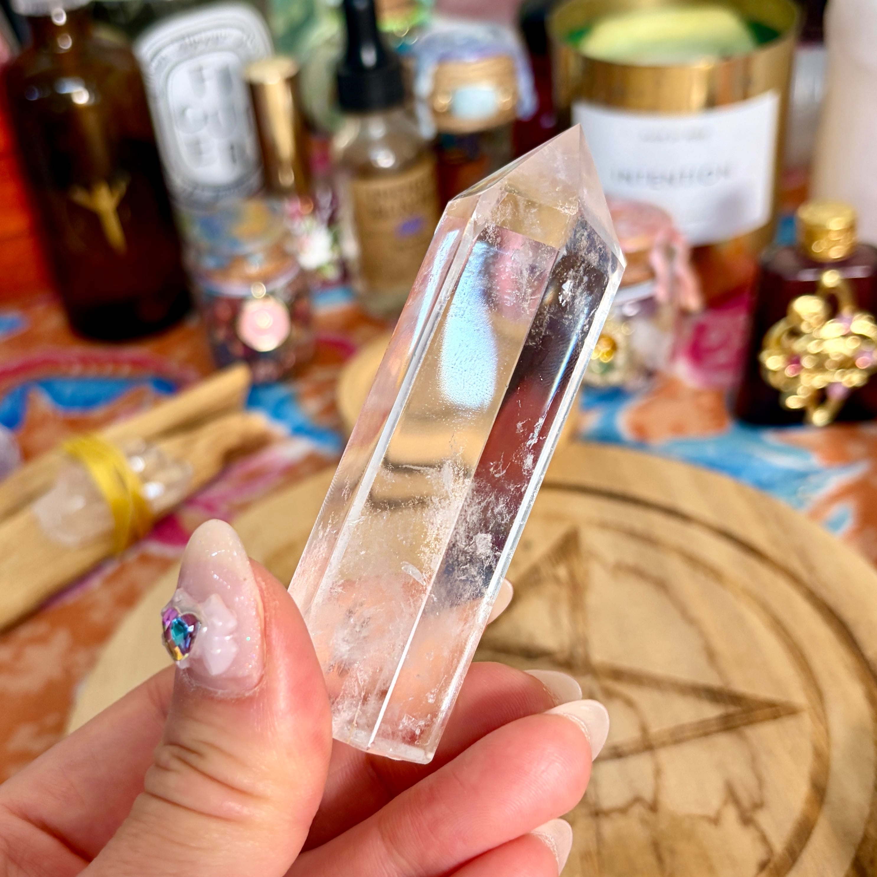 魔女の祭壇】 水晶 / クリアクォーツ の ポイントタワー B