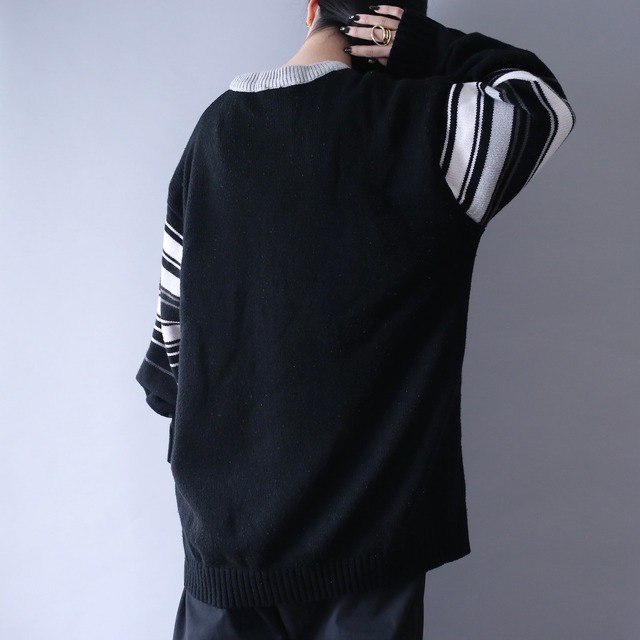 "SOUTH POLE" monotone coloring border pattern over silhouette knit