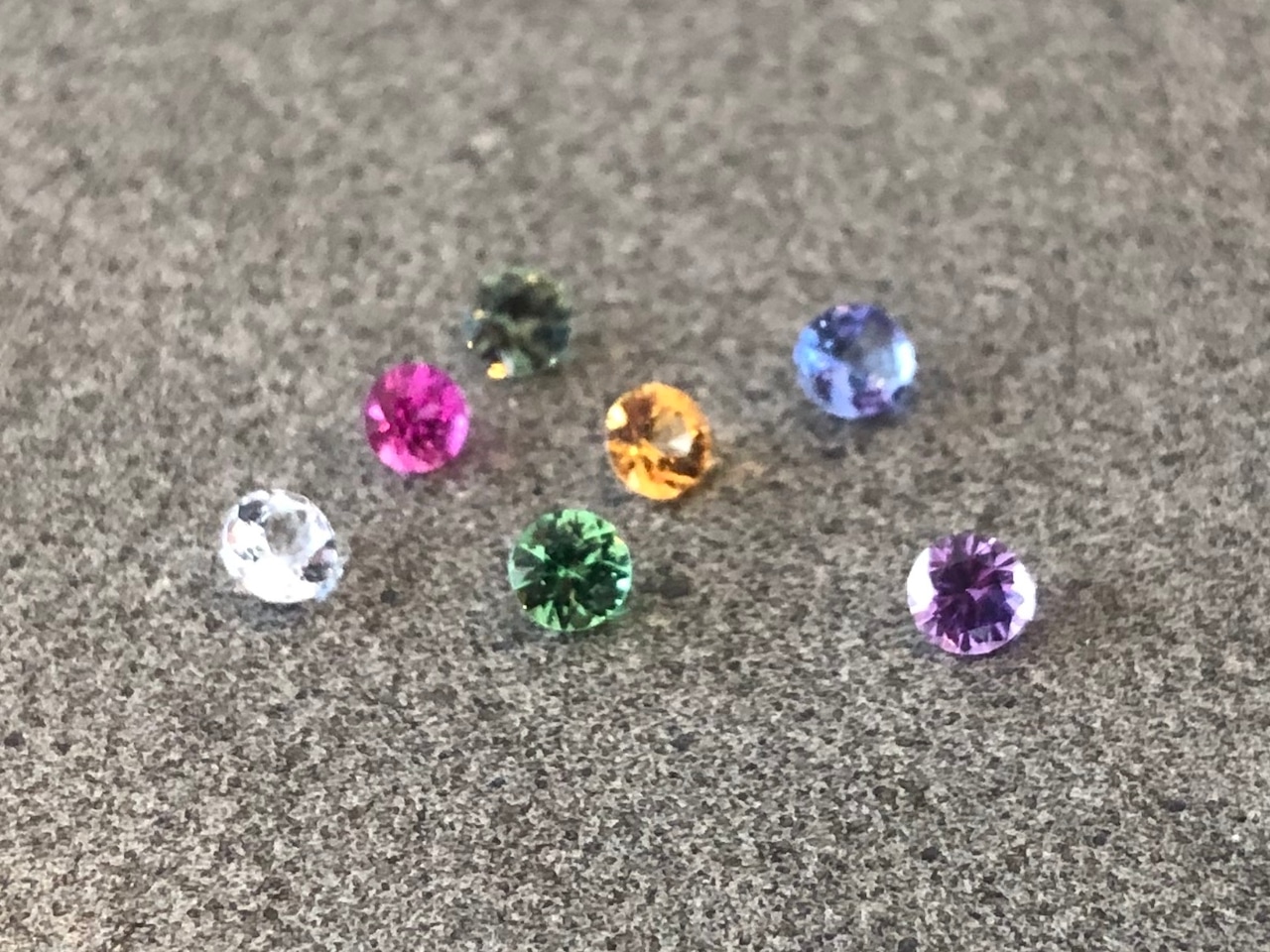 【選べます】3mmラウンドカラーストーン 1ピースからの販売