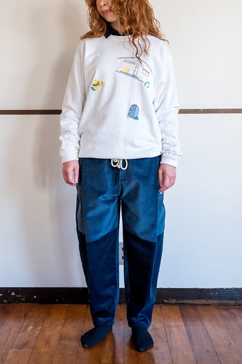 刺繍コーデュロイ半径500mの為のパンツ（濃紺）