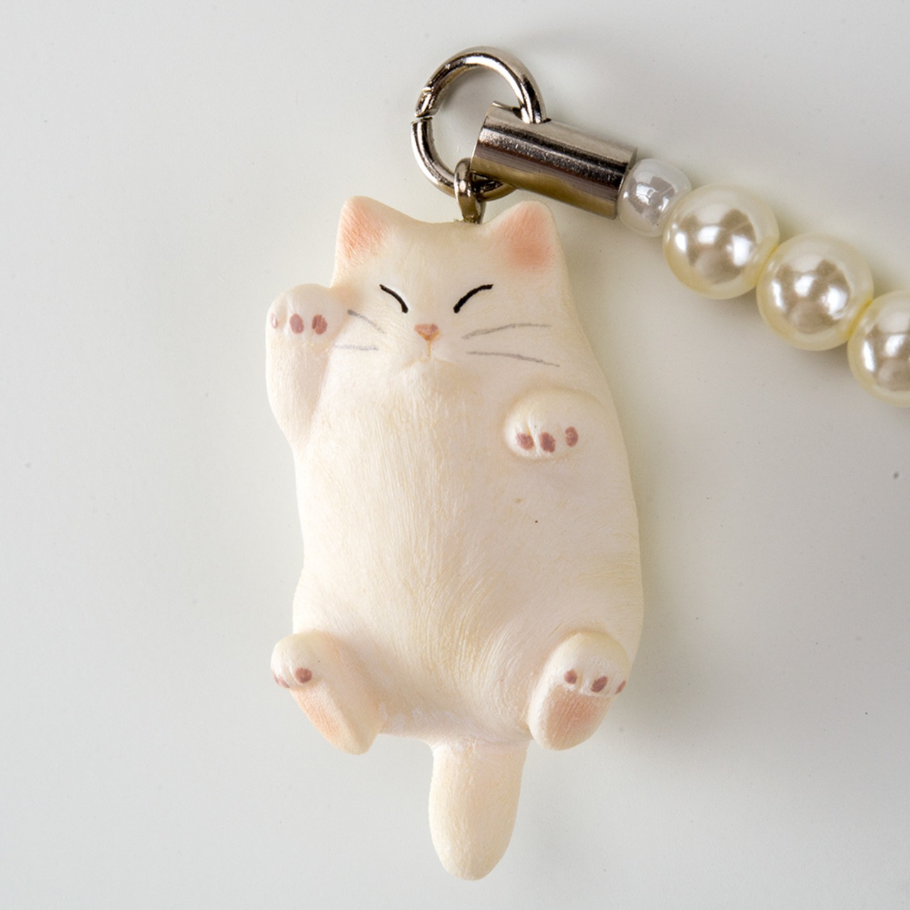 ペットラバーズ 猫どん でぶ猫 白 ビーズ ストラップ N-2306