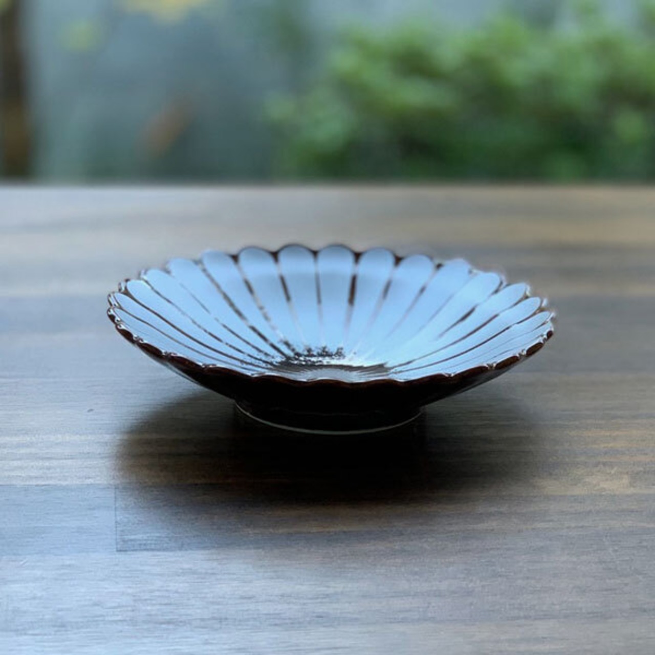 有田焼　錦銀彩アメ釉平菊銘々皿