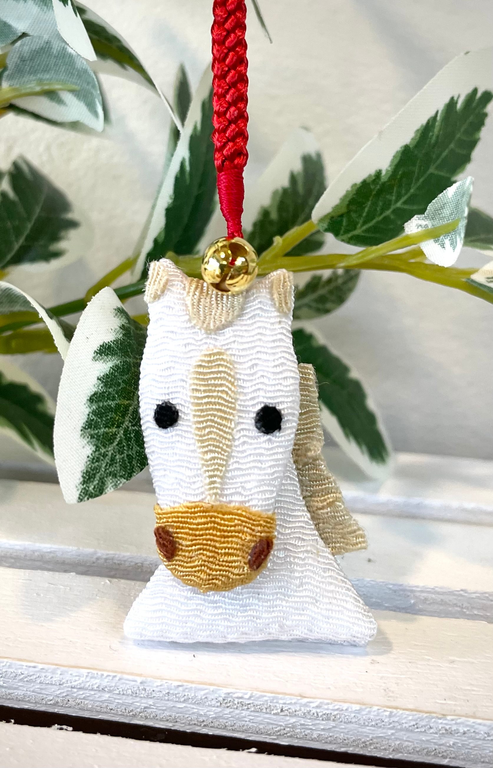 ちりめん馬（白馬）根付ストラップ