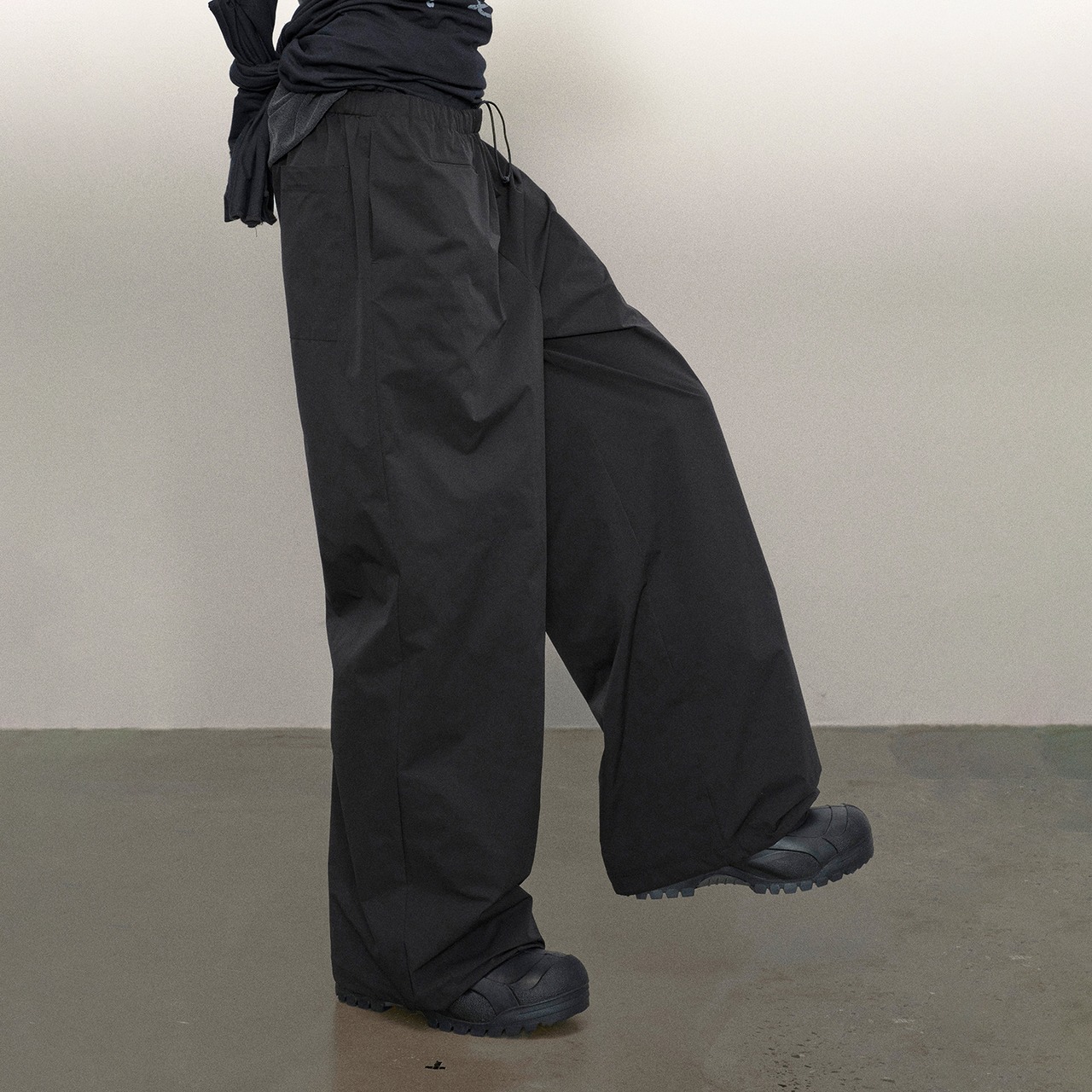 ナイロンライク ワイドパンツ R5004