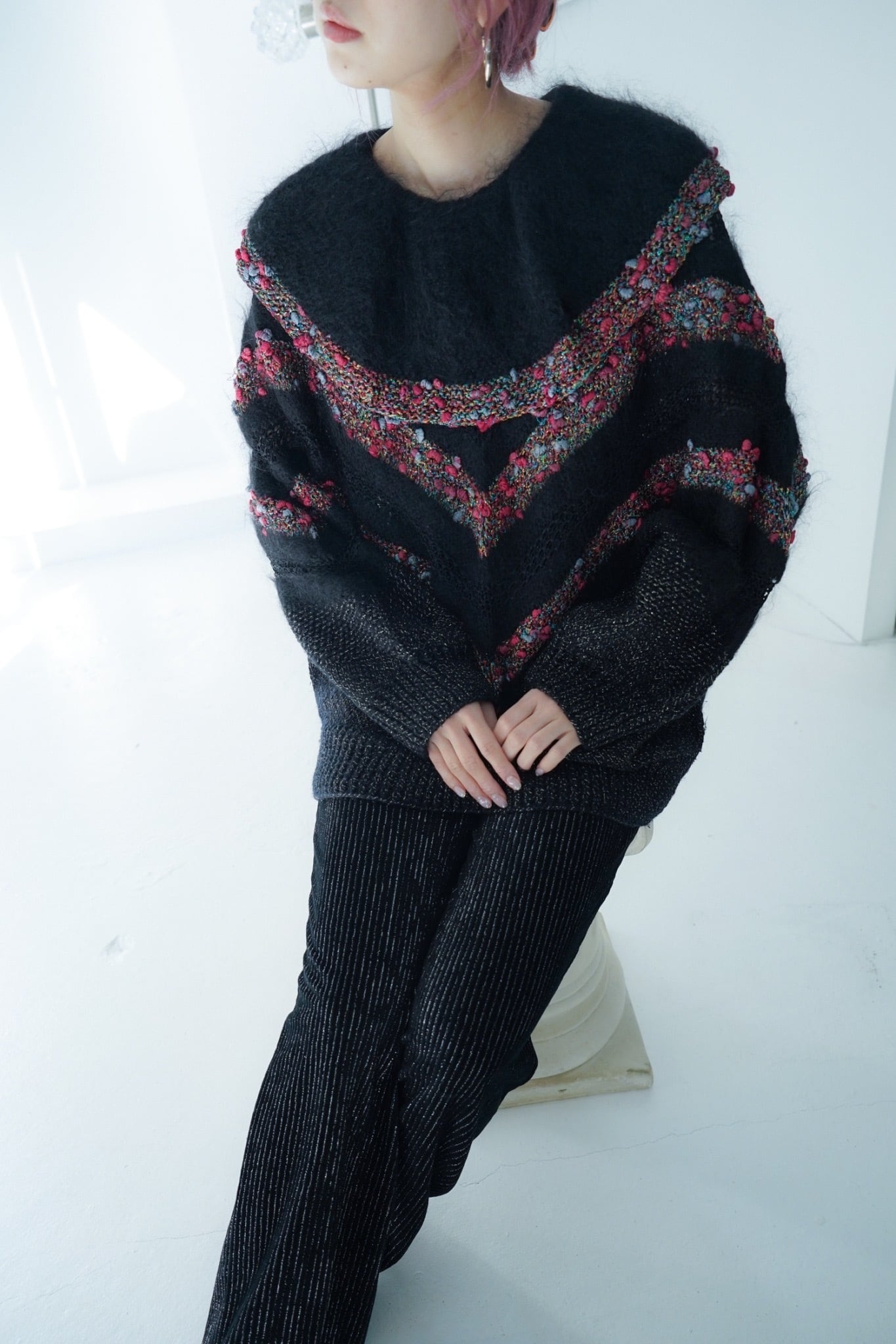 frill collar black knit