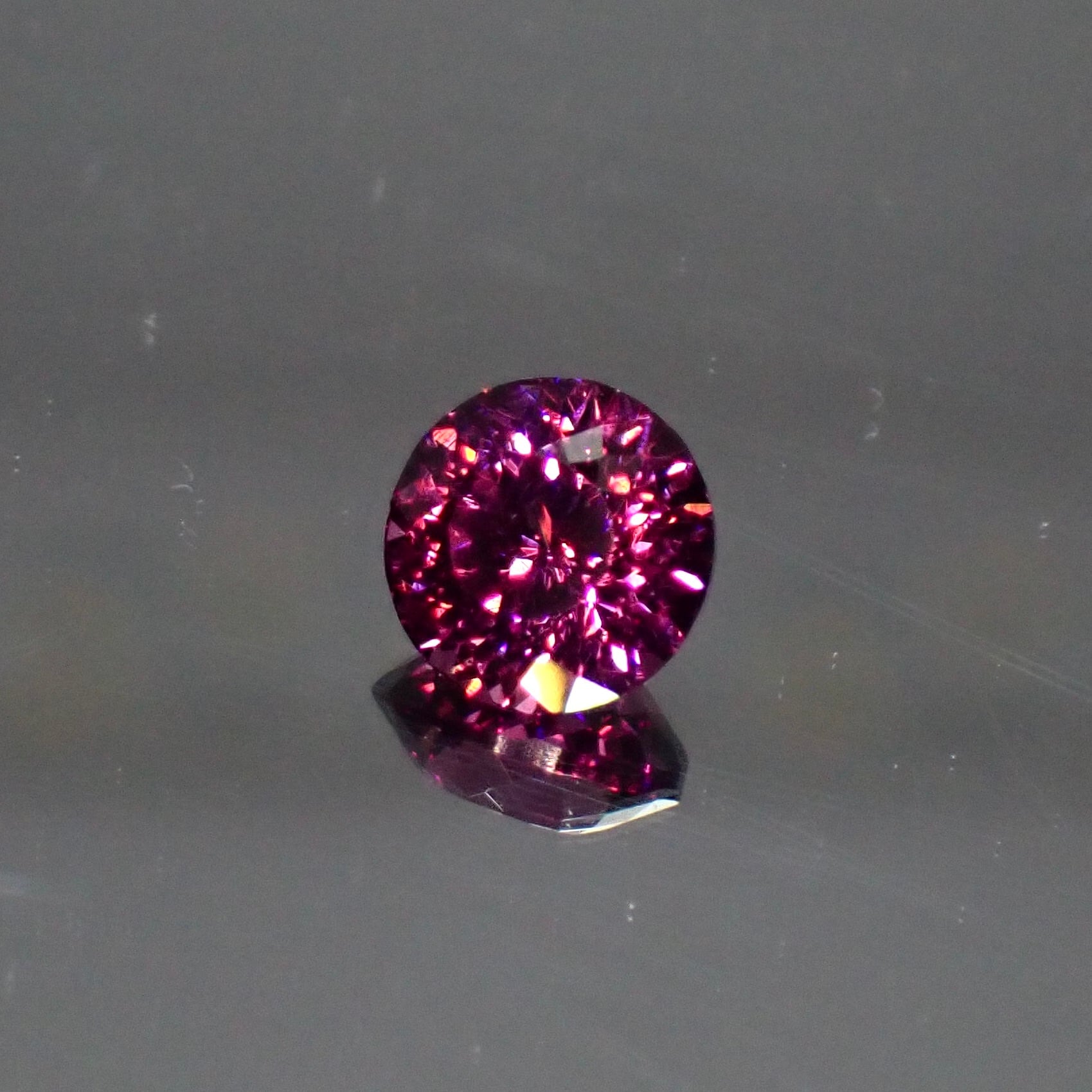 Bright Brilliant Cut™️ “145 Facets”】紫が宿す神秘、光の結晶 0.80