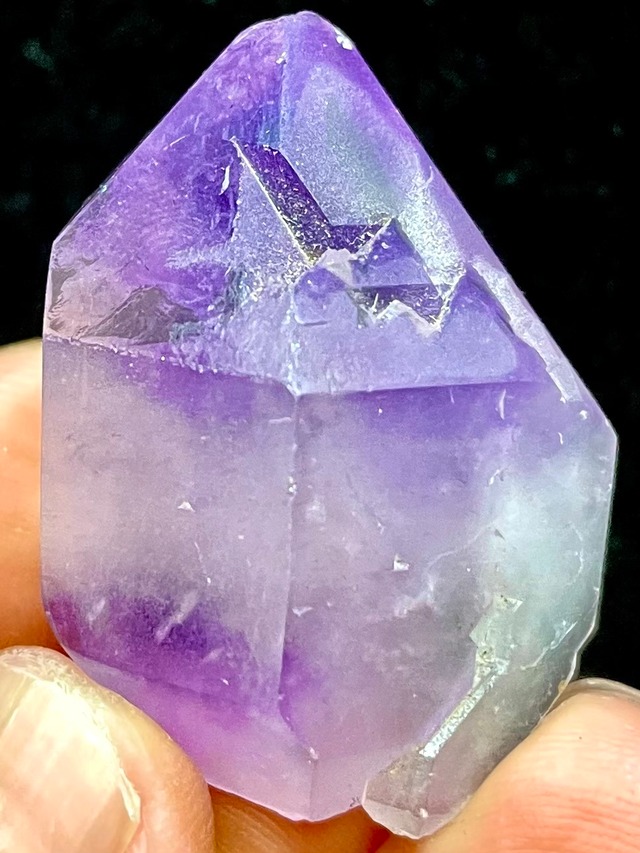 2) 癒し・変容・直感力「シリウス・アメジスト」研磨