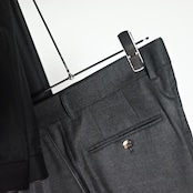 INTERIM / SUPER 120'S LIGHT WOOL FRANO WITH LEATHER PIPING 2-TUCK STRAIGHT SLACKS
