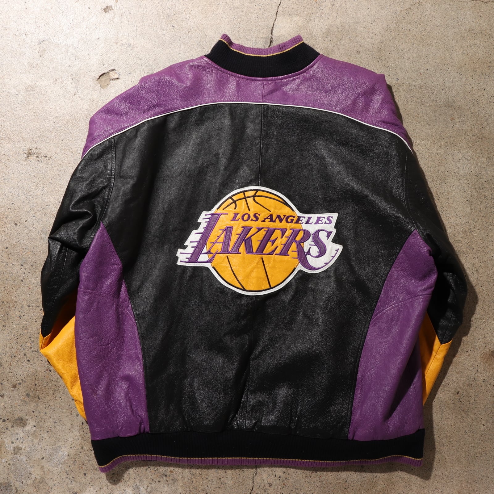 美品 XL Los Angeles Lakers 総刺繍 本革 レザージャケット レイカーズ