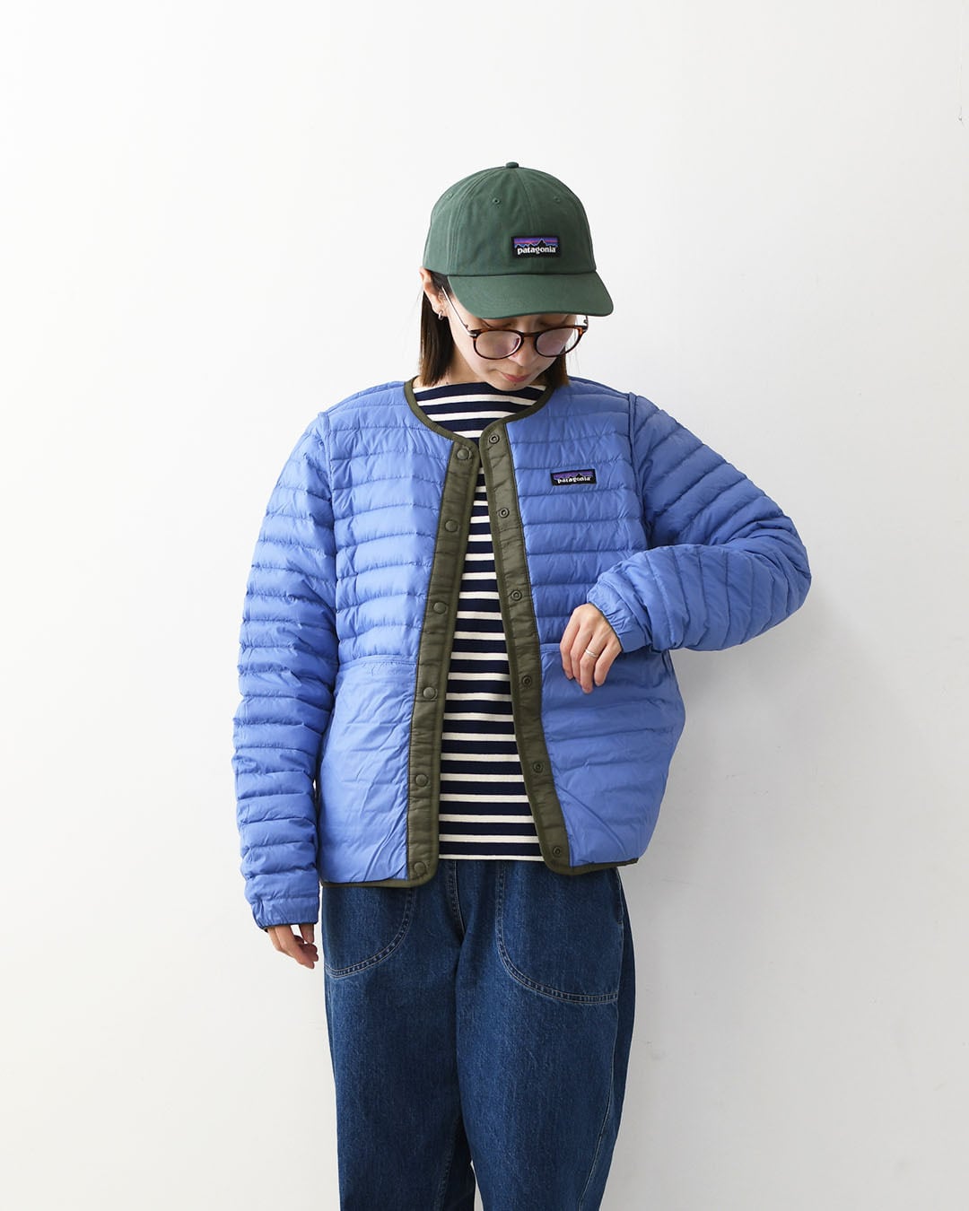 美品！patagonia ガールズ ダウンセーター 5-6 XS ネイビー Patagonia [パタゴニア正規代理店] W's LW Reversible Down Sweater