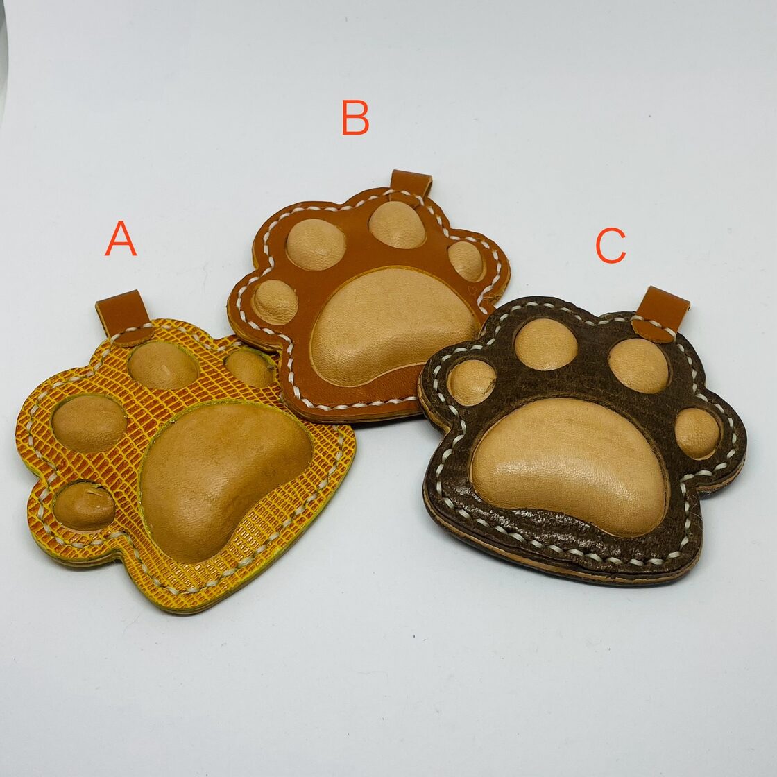 ぷにぷにの肉球チャーム:Cブラウン | Pay ID