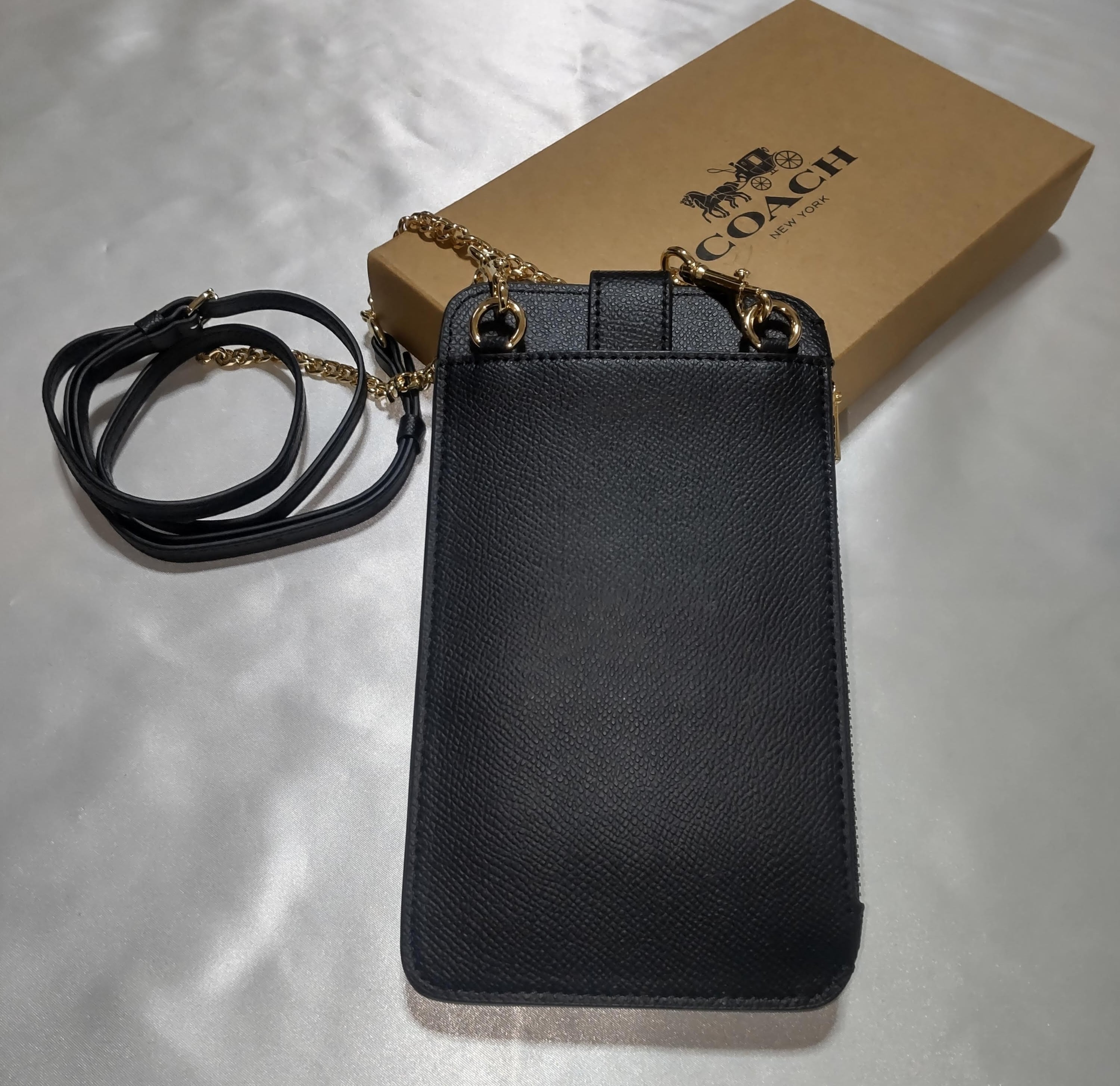 COACHコーチ スマホショルダー スマホケース ブラック | francore
