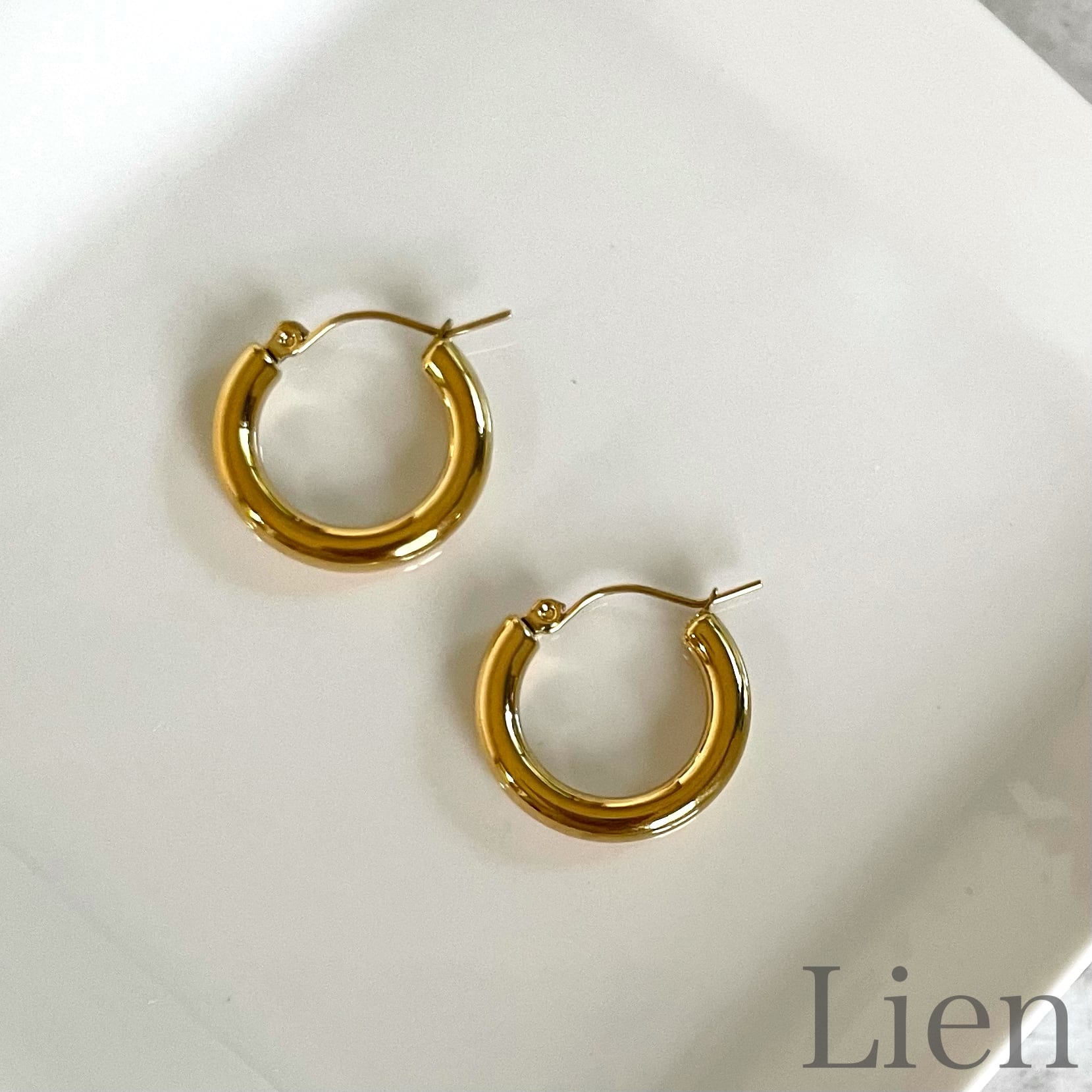 4mm線形 フープ ピアス◆つけっぱなし!OK 316L サージカルステンレス Lien