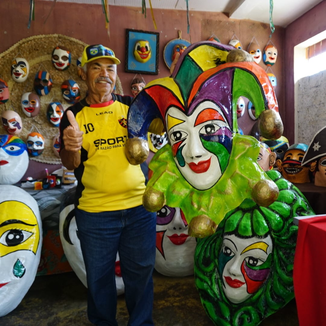 ブラジル北東部ペルナンブーコのカーニバルマスク E | Coloridas