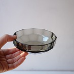 ブラックのガラス皿