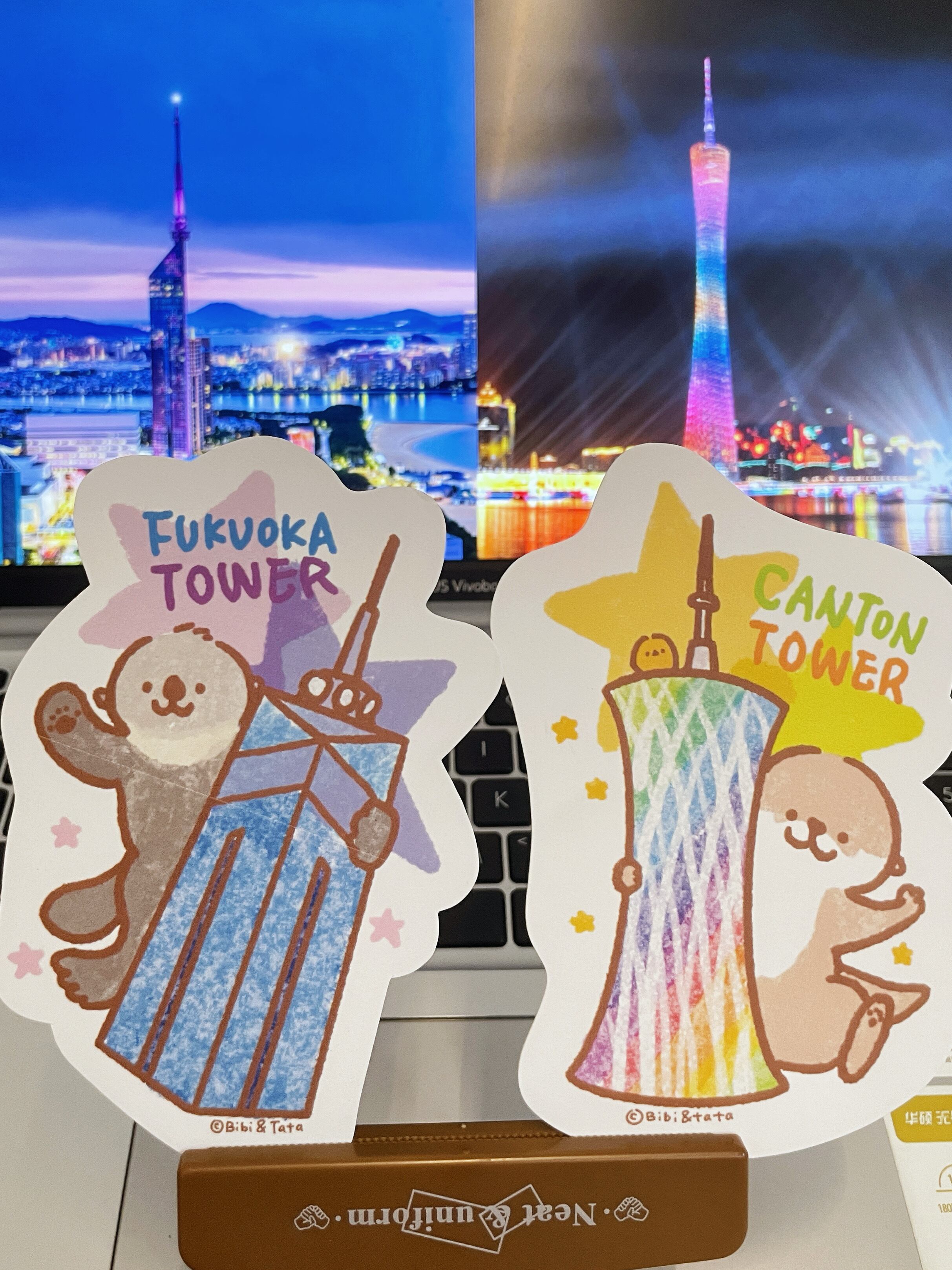 福岡タワーと広州タワー　シェイプポストカード
