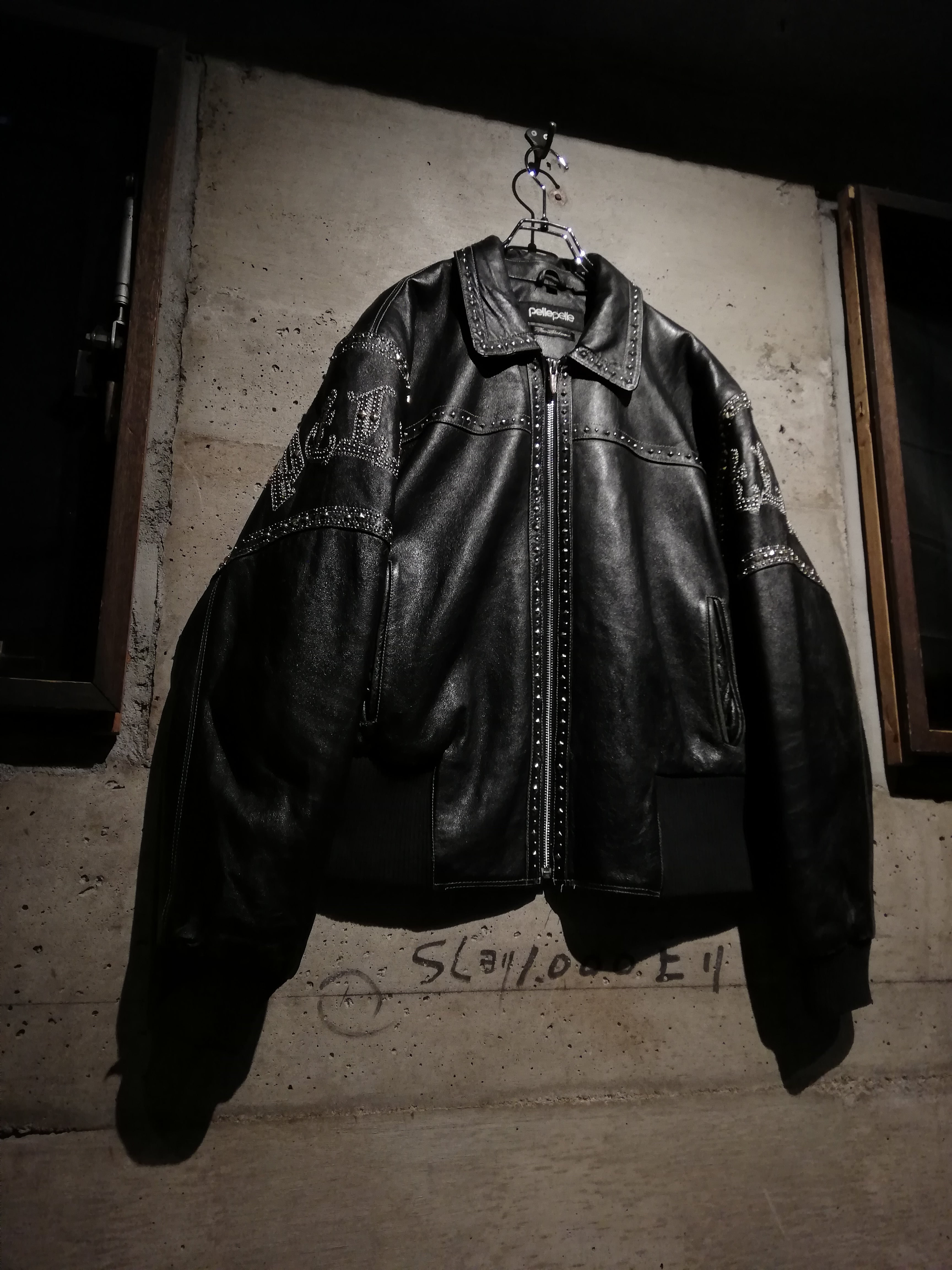 Caka】“PELLE PELLE” Special Studs Decoration Vintage Leather