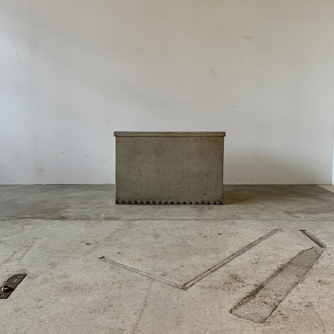 ブリキの箱　蓋付き　古道具　0653