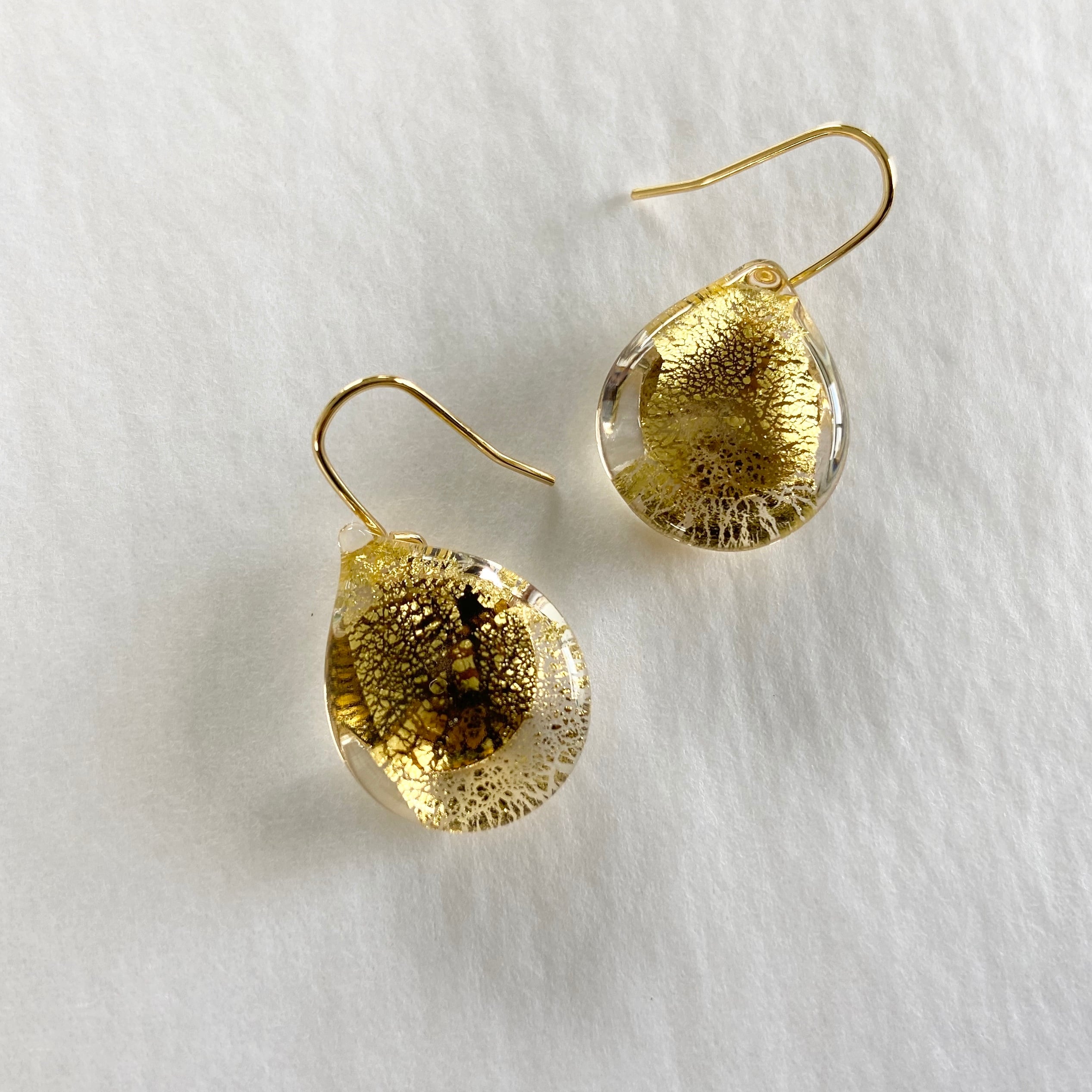 透明なガラス と 金箔 の ピアス | glass imeca