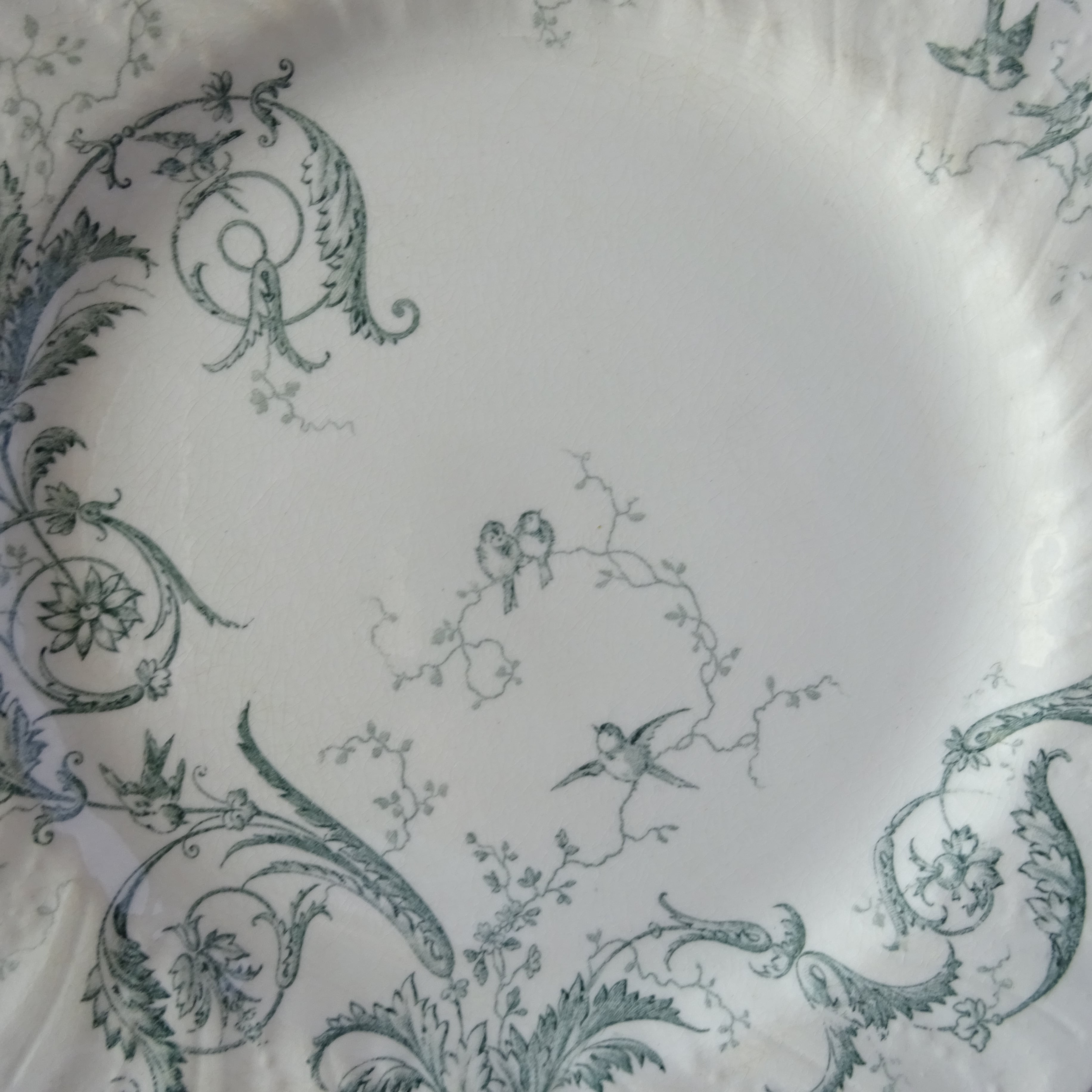 TERRE de FER PORCELAINE OPAQUE DE GIEN modèle 《RINCEAUX》 assiette plate (B)