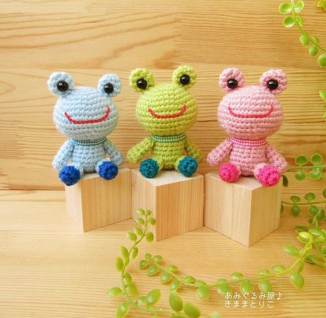 カエルさん キーホルダー あみぐるみ人形 手作り雑貨屋 B Happy カエルさん キーホルダー あみぐるみ人形 手作り雑貨屋 B Happy
