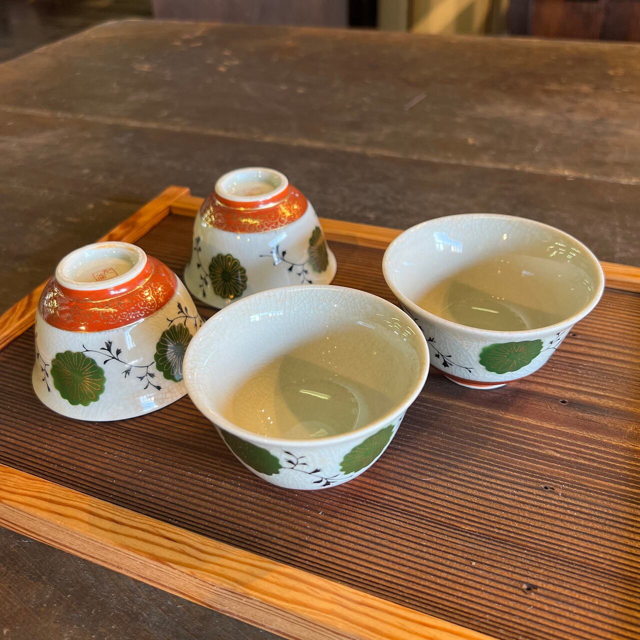 大阪店激安通販 色鮮やかな花模様の茶碗 焼き物 陶芸品 アンティーク